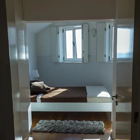 House Nyaraló